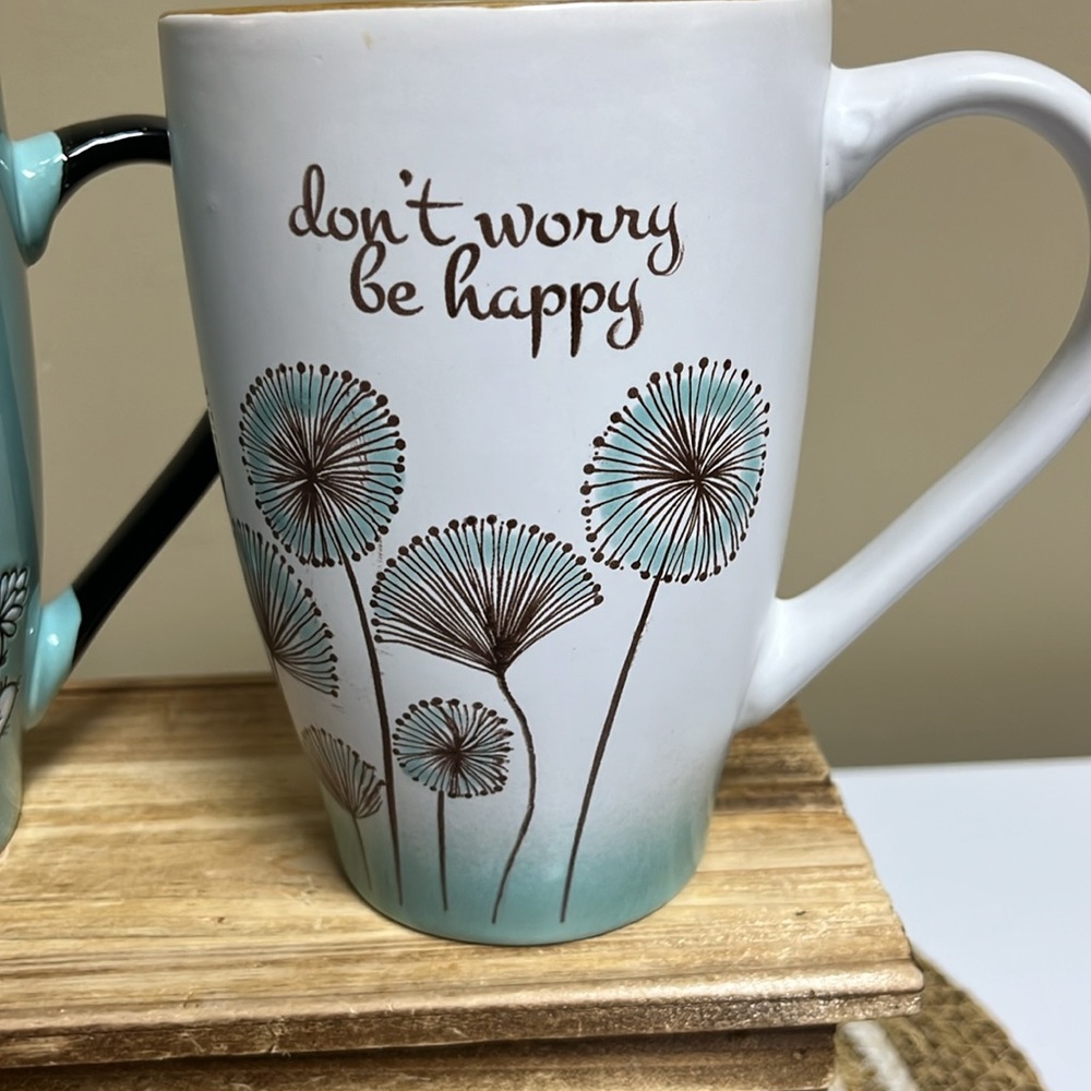 Two Mugs “Lookin Sharp “ & “ Don’t worry be Happy” in great condition - Picture 2 of 8